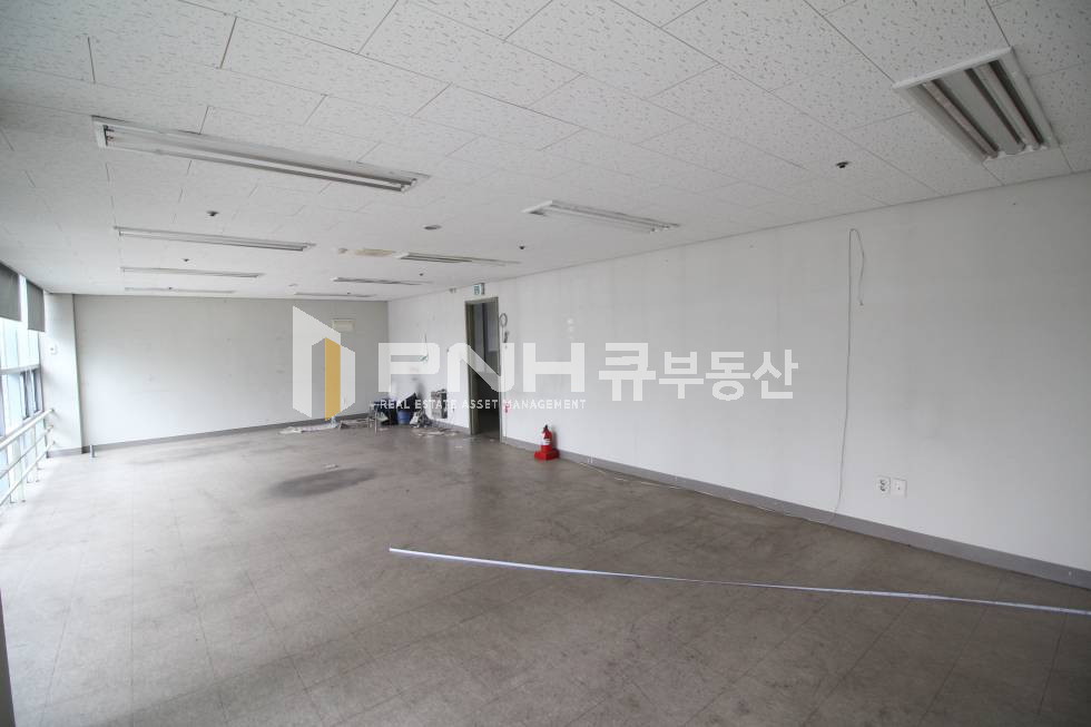 경기 안양동안구 관양동 평촌역 초역세권 전용18평 대로변사무실 월세 매물번호 10399 사진 6