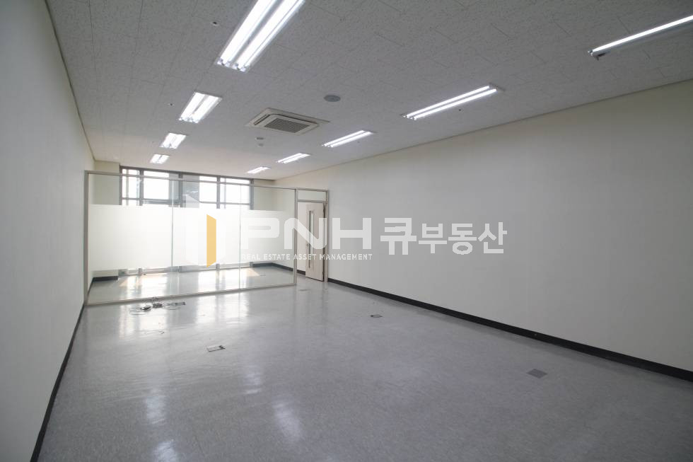 경기 안양동안구 관양동 전용20평 룸1 내부 깔끔한구조 사무실 월세 매물번호 10410 사진 3