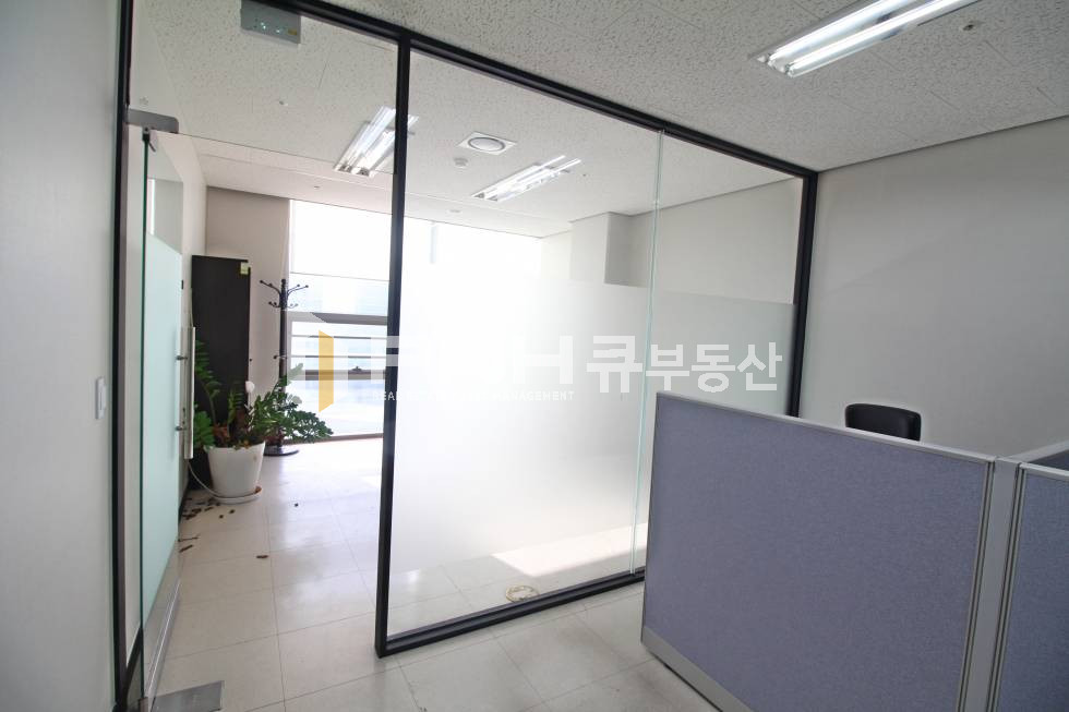 경기 안양동안구 관양동 인테리어 룸1 전용18평 추천 사무실 월세 매물번호 10372 사진 5