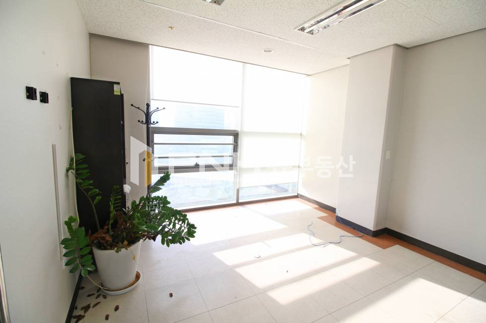 경기 안양동안구 관양동 인테리어 룸1 전용18평 추천 사무실 월세 매물번호 10372 사진 6