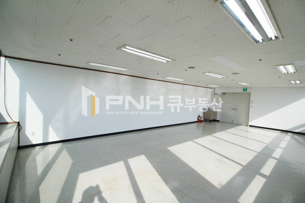 경기 안양동안구 비산동 범계역 도보1분 초역세권 전용19평 코너 양창의 최고 전망 사무실 월세 매물번호 10473 사진 5