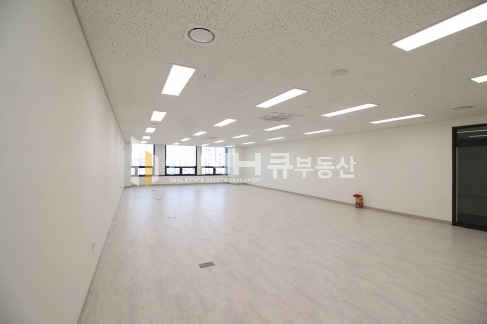 경기 안양동안구 관양동 안양금융센터 전용39평 코너 대형평형 1개 남은 호실 추천 월세 매물번호 10482 사진 2