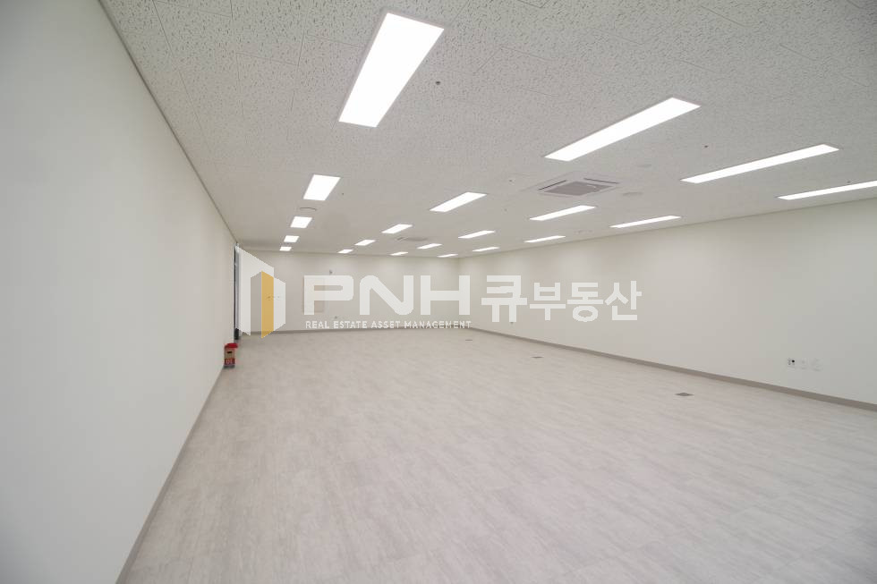 경기 안양동안구 관양동 안양금융센터 전용39평 코너 대형평형 1개 남은 호실 추천 월세 매물번호 10482 사진 4