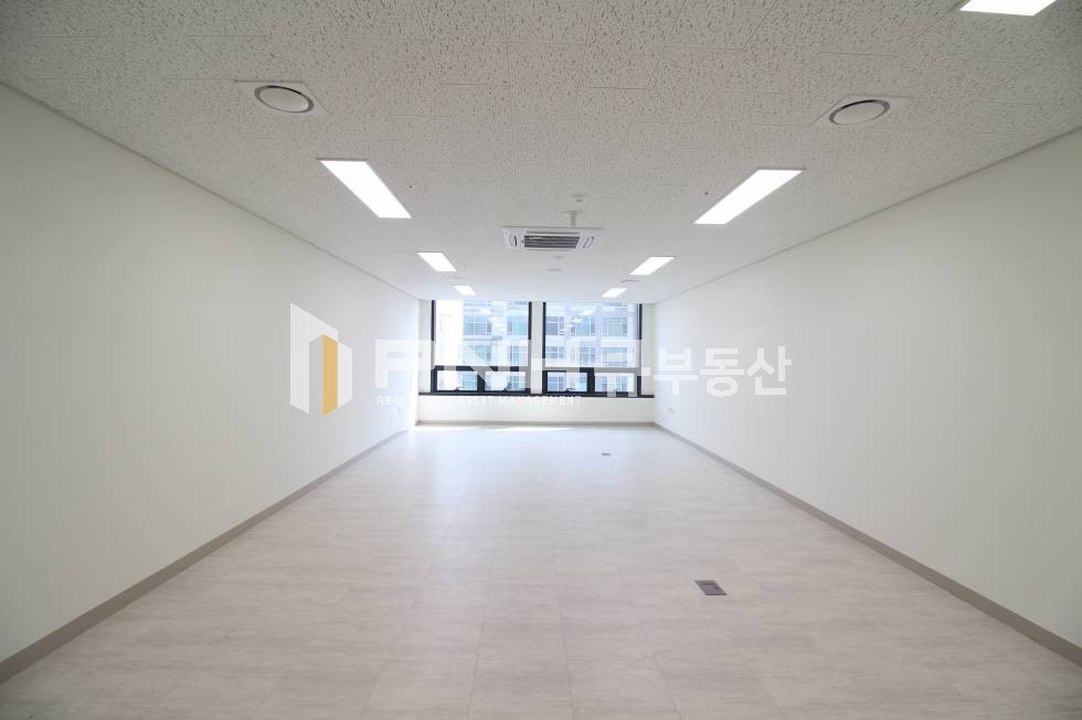 경기 안양동안구 관양동 안양금융센터 전용18평 시세대비 저렴한 가격 첫입주 임대 월세 매물번호 10484 사진 1