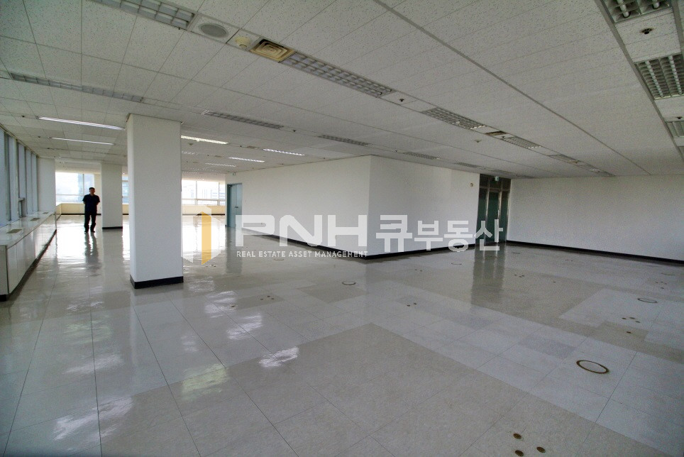 경기 안양동안구 관양동 전용105평 평촌중앙공원 대형사무실 관심매물등록 출력하기 월세 매물번호 10224 사진 5