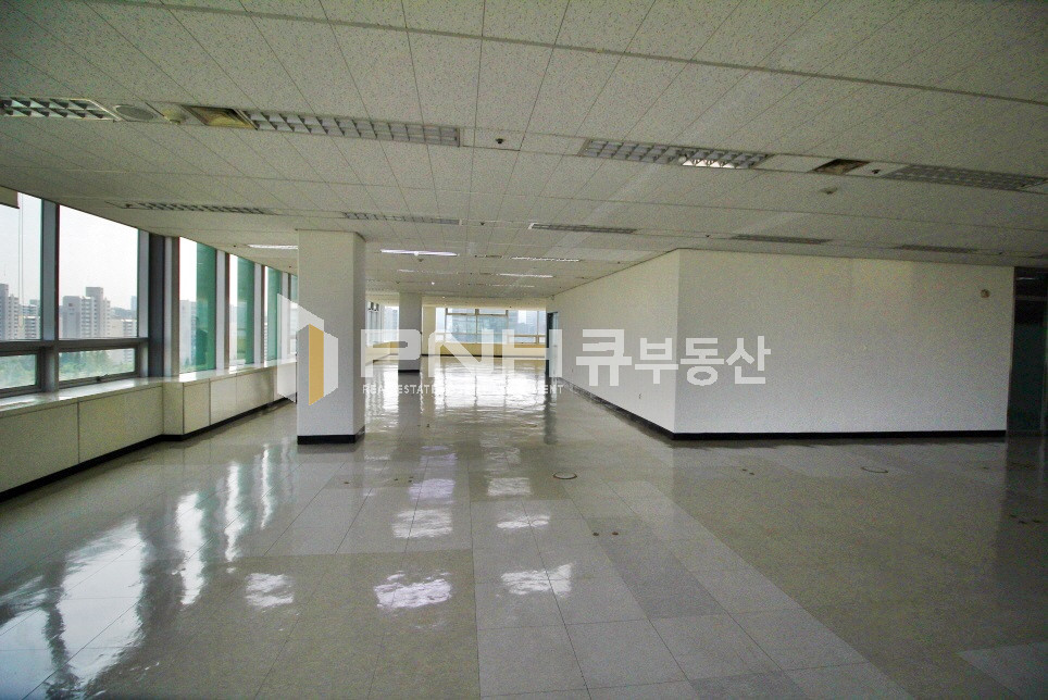 경기 안양동안구 관양동 전용105평 평촌중앙공원 대형사무실 관심매물등록 출력하기 월세 매물번호 10224 사진 7