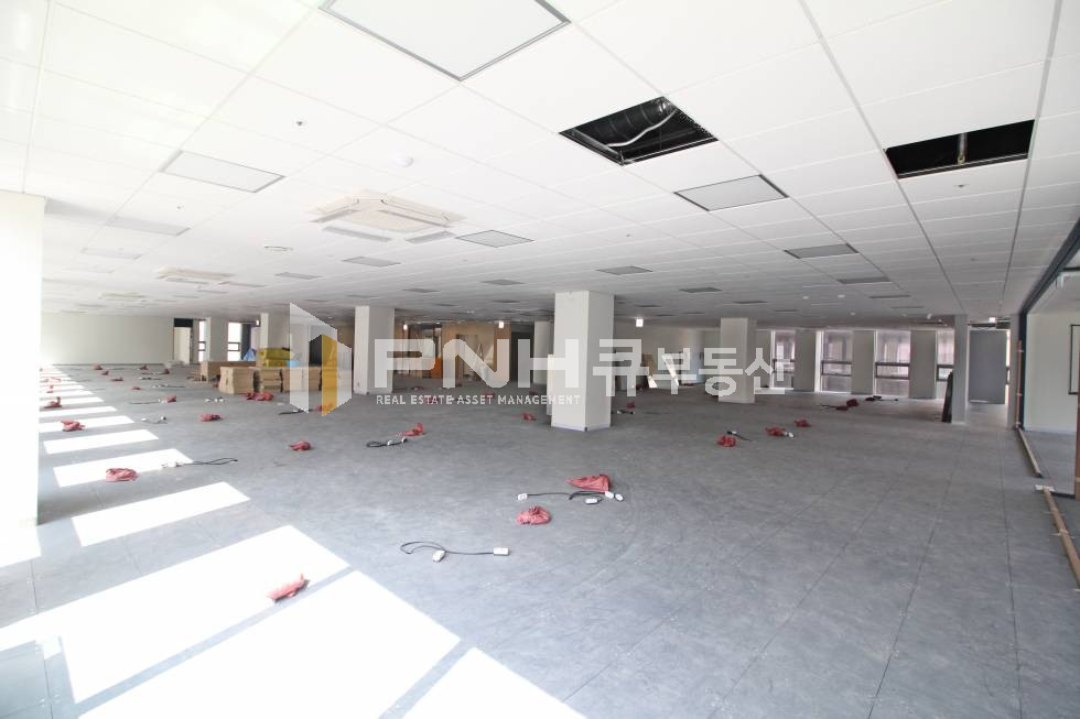 경기 안양동안구 관양동 평촌스마트스퀘어 신사옥 내 전용254평 층전체 사옥임대 매물 월세 매물번호 10463 사진 1