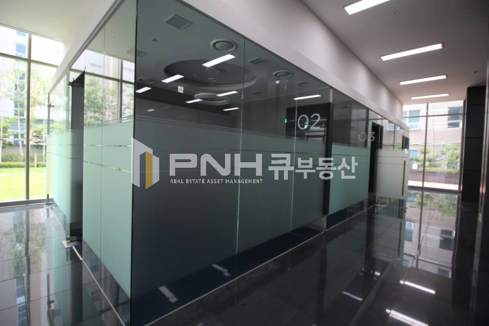 경기 안양동안구 관양동 평촌역 도보3분 스마트스퀘어 산업단지내 신축사옥 전용380평 월세 매물번호 10464 사진 8
