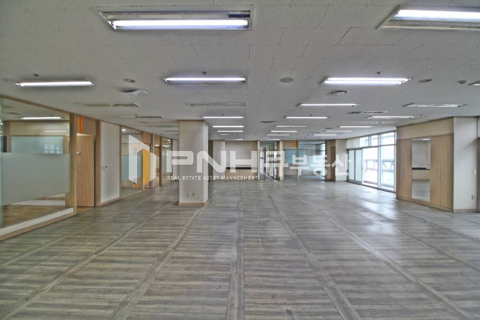 경기 안양동안구 평촌동 대형사무실 전용160평 매매,임대가능 월세 매물번호 10383 사진 1