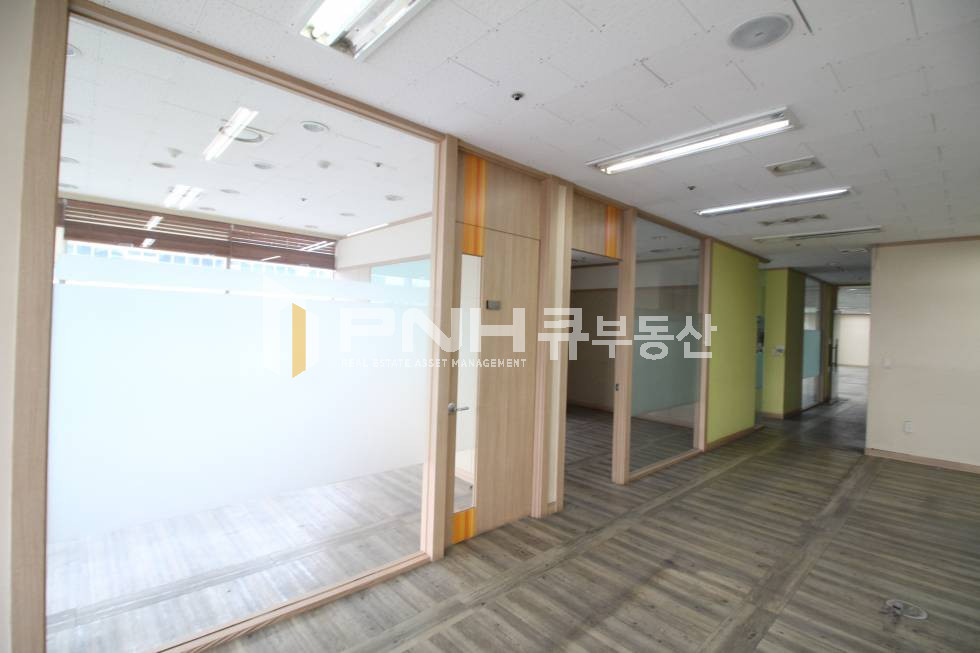 경기 안양동안구 평촌동 대형사무실 전용160평 매매,임대가능 월세 매물번호 10383 사진 4
