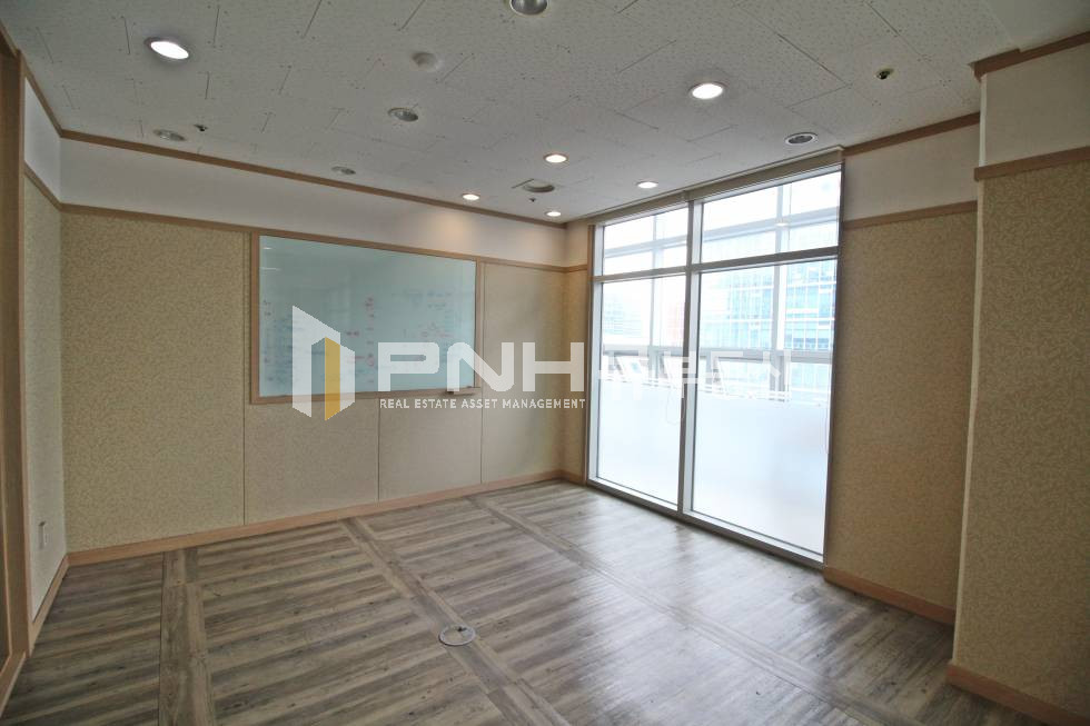 경기 안양동안구 평촌동 대형사무실 전용160평 매매,임대가능 월세 매물번호 10383 사진 8