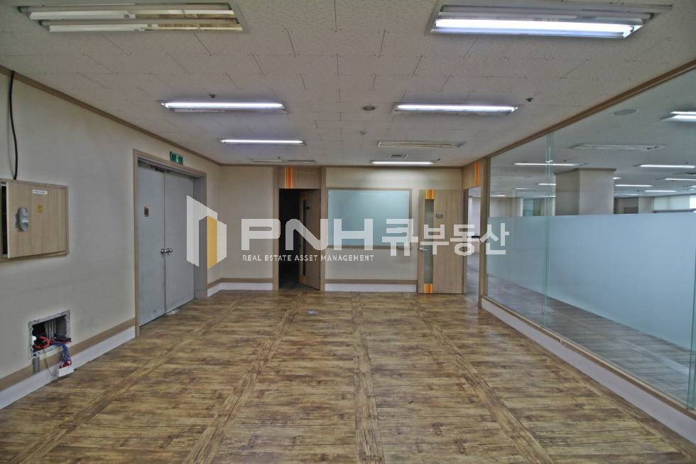 경기 안양동안구 평촌동 대형사무실 전용160평 매매,임대가능 월세 매물번호 10383 사진 12