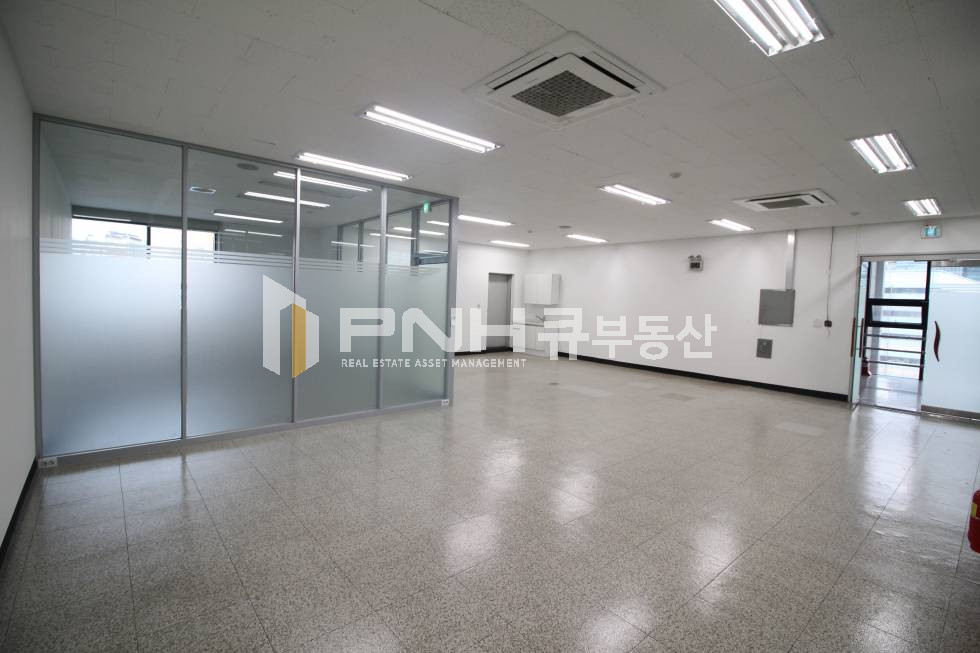 경기 안양동안구 관양동 평촌대로 전용32평 내부 깔끔하고 구조좋은 사무실 추천 월세 매물번호 10422 사진 3