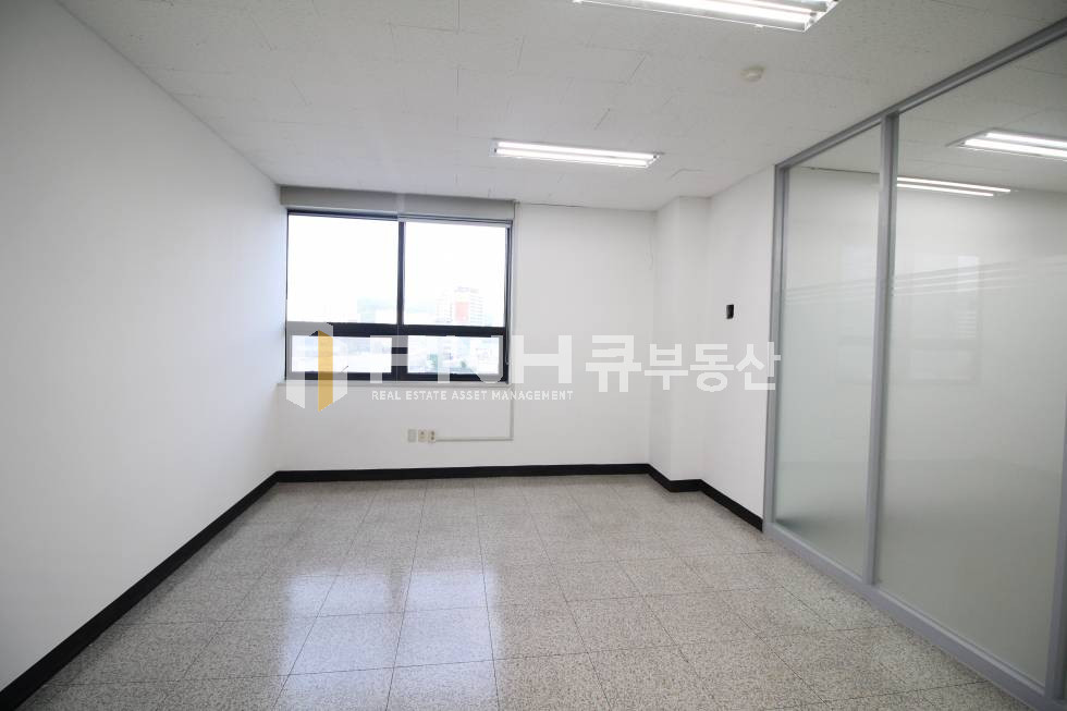 경기 안양동안구 관양동 평촌대로 전용32평 내부 깔끔하고 구조좋은 사무실 추천 월세 매물번호 10422 사진 6