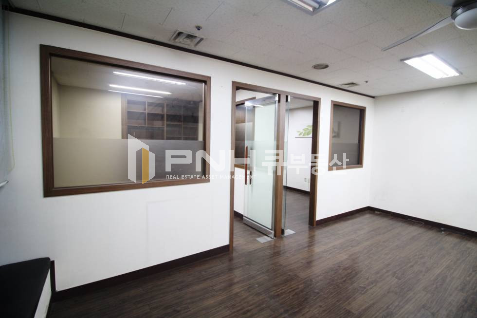 경기 안양동안구 관양동 평촌역 초역세권 룸1 전용15평 법무사,세무사,변호사 사무실 추천 월세 매물번호 10527 사진 5