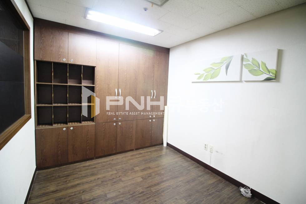 경기 안양동안구 관양동 평촌역 초역세권 룸1 전용15평 법무사,세무사,변호사 사무실 추천 월세 매물번호 10527 사진 7