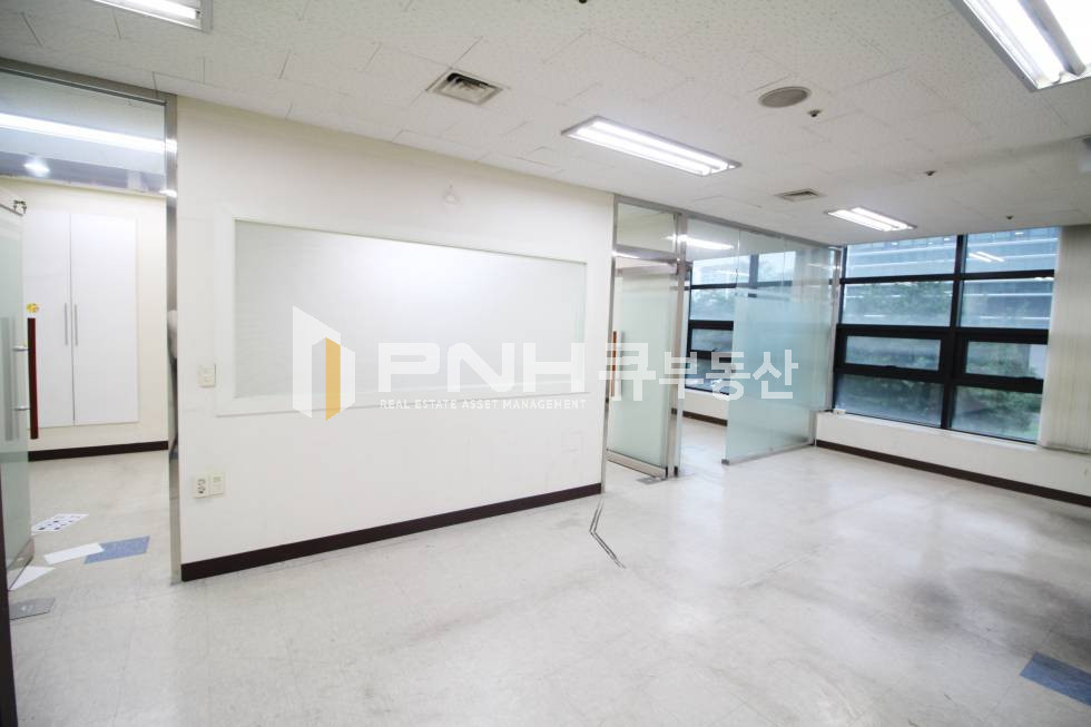 경기 안양동안구 관양동 평촌역 역세권 룸2 인테리어 A급 사무실 월세 매물번호 10526 사진 1
