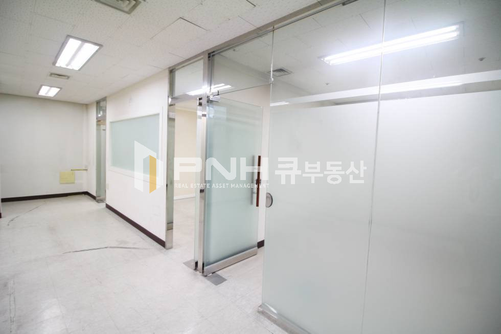 경기 안양동안구 관양동 평촌역 역세권 룸2 인테리어 A급 사무실 월세 매물번호 10526 사진 6