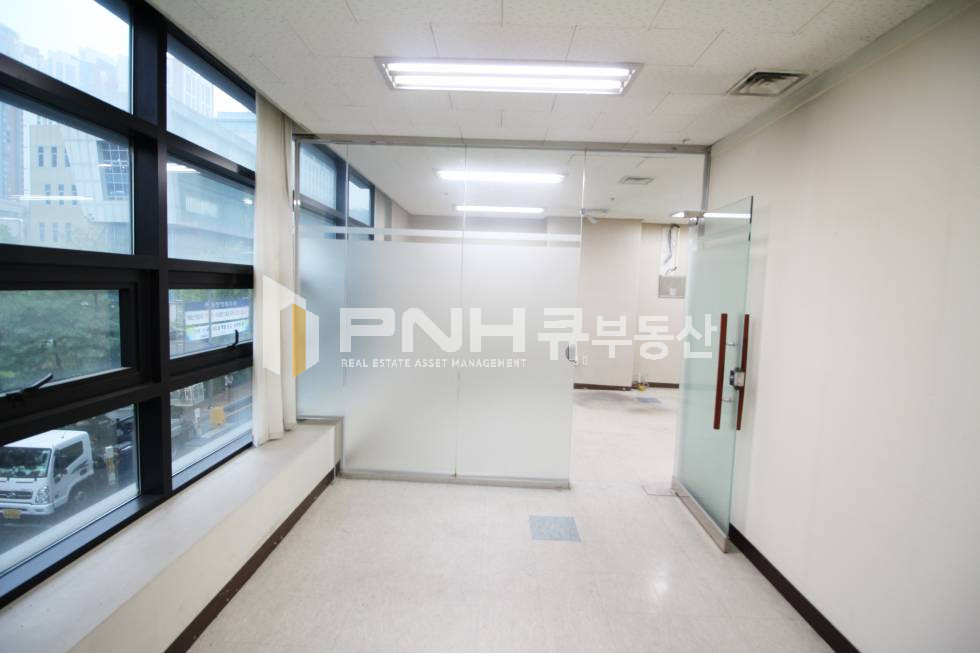 경기 안양동안구 관양동 평촌역 역세권 룸2 인테리어 A급 사무실 월세 매물번호 10526 사진 8