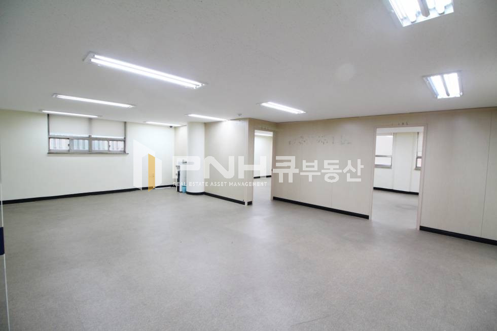 경기 안양동안구 관양동 관양동 전용45평 룸4개 갖춘 대로변 간판설치가능한 사무실 또는 상가 추천 월세 매물번호 10506 사진 3
