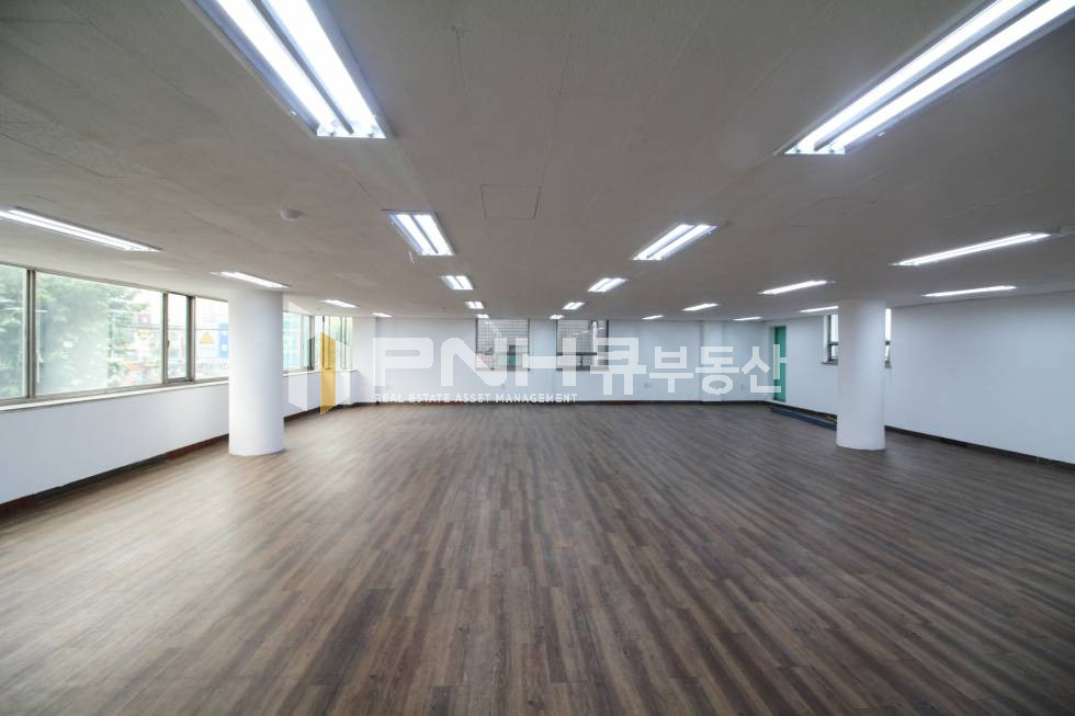 경기 안양동안구 관양동 관양동 실54평 간판설치 가능한 가성비 좋은 대로변 사무실 월세 매물번호 10504 사진 1