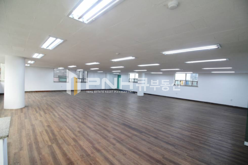 경기 안양동안구 관양동 관양동 실54평 간판설치 가능한 가성비 좋은 대로변 사무실 월세 매물번호 10504 사진 2