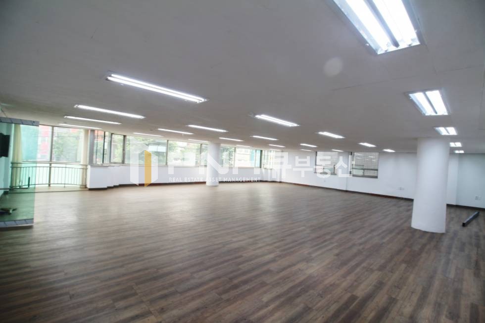 경기 안양동안구 관양동 관양동 실54평 간판설치 가능한 가성비 좋은 대로변 사무실 월세 매물번호 10504 사진 3