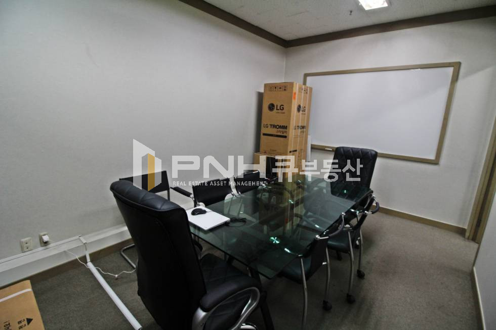 경기 안양동안구 관양동 인덕원역 인근 전용54평 인테리어룸3 창고1 탕비실1 추천사무실 월세 매물번호 10455 사진 9
