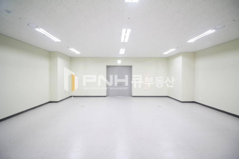 경기 안양동안구 관양동 평촌하이필드 지하 창고 썬큰 채광 갖춘 전용23평 창고 겸 사무실 월세 매물번호 10470 사진 5