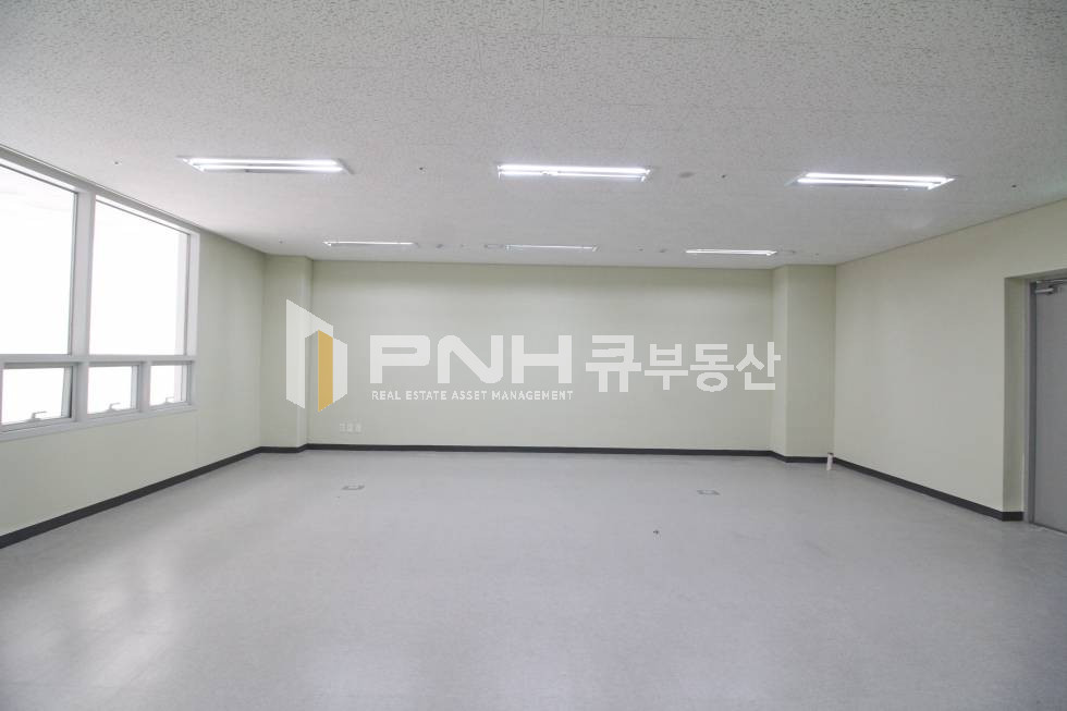 경기 안양동안구 관양동 평촌역 역세권 전용23평 창고 겸 사무실 추천 채광 갖춘 지하 사무실 월세 매물번호 10471 사진 4