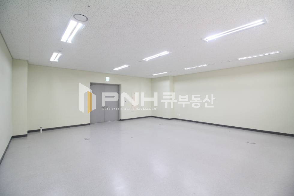 경기 안양동안구 관양동 평촌역 역세권 전용23평 창고 겸 사무실 추천 채광 갖춘 지하 사무실 월세 매물번호 10471 사진 8