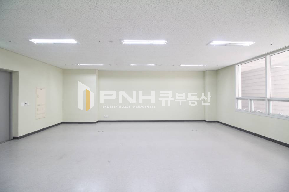 경기 안양동안구 관양동 평촌역 역세권 전용23평 창고 겸 사무실 추천 채광 갖춘 지하 사무실 월세 매물번호 10471 사진 9
