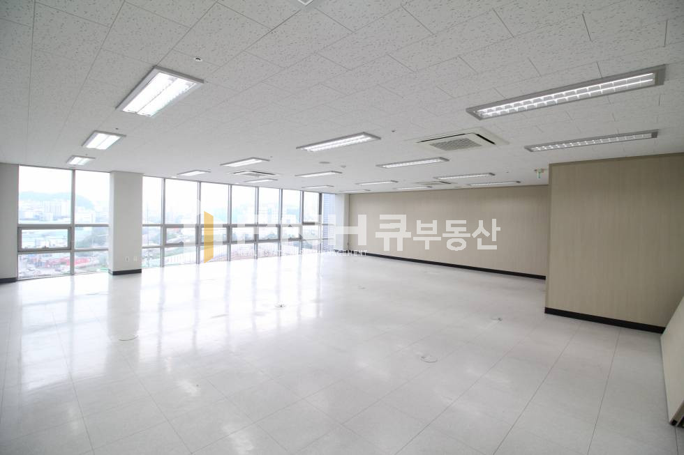 경기 안양동안구 호계동 호계동 대형사옥내 전용29평 반듯한 구조의 사무실 임대 월세 매물번호 10531 사진 4