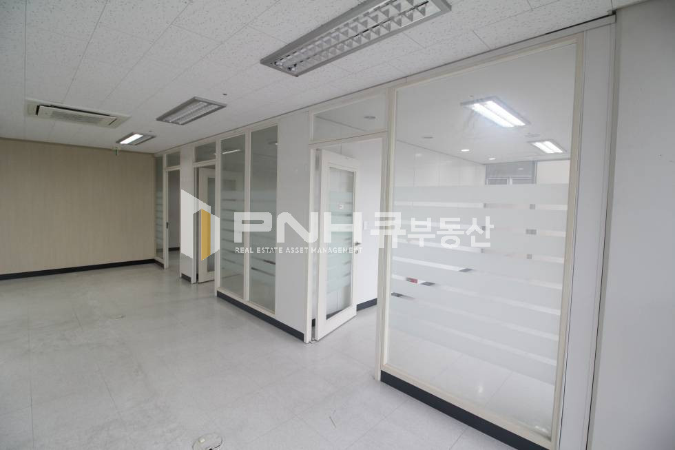 경기 안양동안구 호계동 호계동 대형사옥내 전용36평 가성비 좋은 깔끔한 사무실임대 월세 매물번호 10530 사진 4