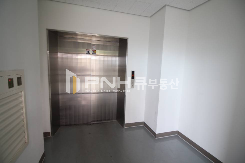 경기 안양만안구 석수동 광명역 전용330평 사옥 내 대형사무실 월세 매물번호 10534 사진 7