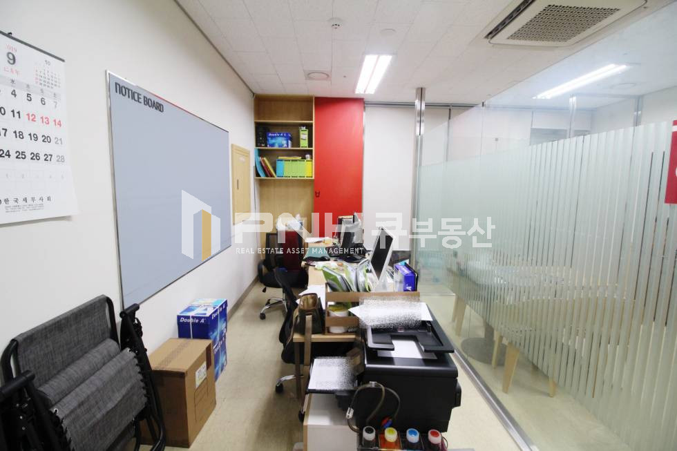 경기 안양동안구 관양동 평촌역 초역세권 전용9평 신축 룸1 시설 좋고 예쁜 소형 사무실임대 월세 매물번호 10547 사진 2