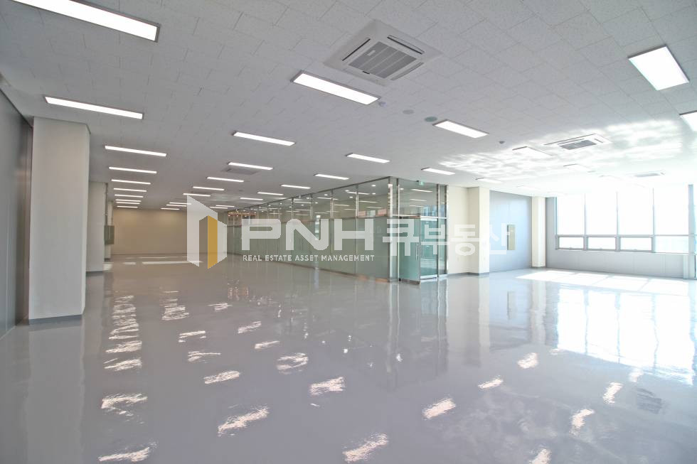 경기 안양동안구 관양동 평촌스마트스퀘어 대형사옥 내 사무실 전용110평 임대 월세 매물번호 10564 사진 1