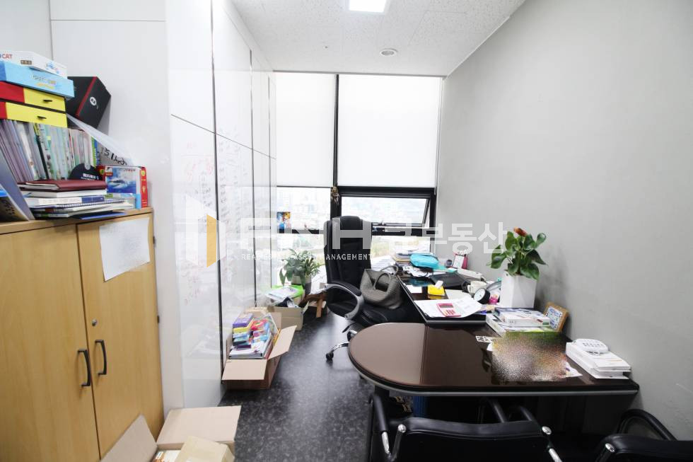경기 안양동안구 관양동 인덕원역 인테리어 룸3 탕비실 인테리어 고급스러운 사무실 임대 추천 월세 매물번호 10571 사진 8