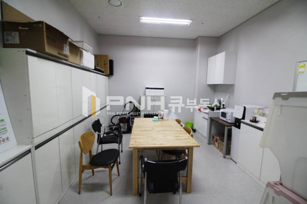 경기 안양동안구 관양동 평촌하이필드 전용 발코니확장 약50평 인테리어 룸3 탕비실 풀인테리어 사무실 월세 매물번호 10569 사진 11