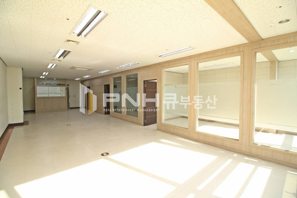 경기 안양동안구 관양동 평촌지식산업센터 룸3 냉난방기 풀인테리어 사무실임대 월세 매물번호 10565 사진 1