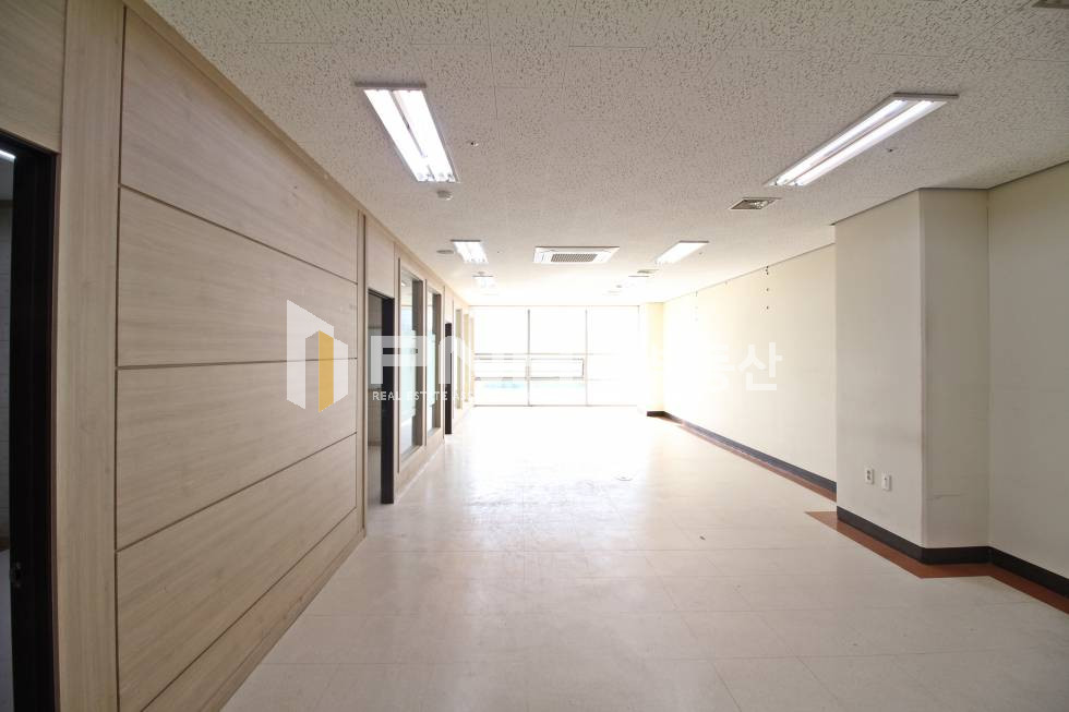 경기 안양동안구 관양동 평촌지식산업센터 룸3 냉난방기 풀인테리어 사무실임대 월세 매물번호 10565 사진 2