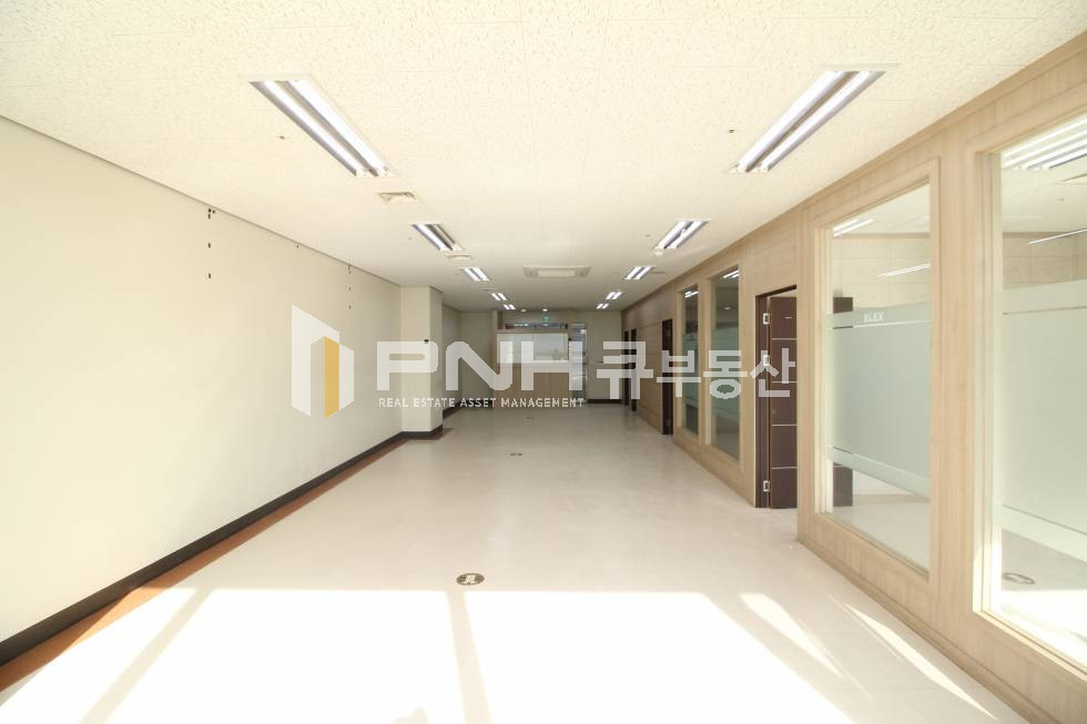 경기 안양동안구 관양동 평촌지식산업센터 룸3 냉난방기 풀인테리어 사무실임대 월세 매물번호 10565 사진 4