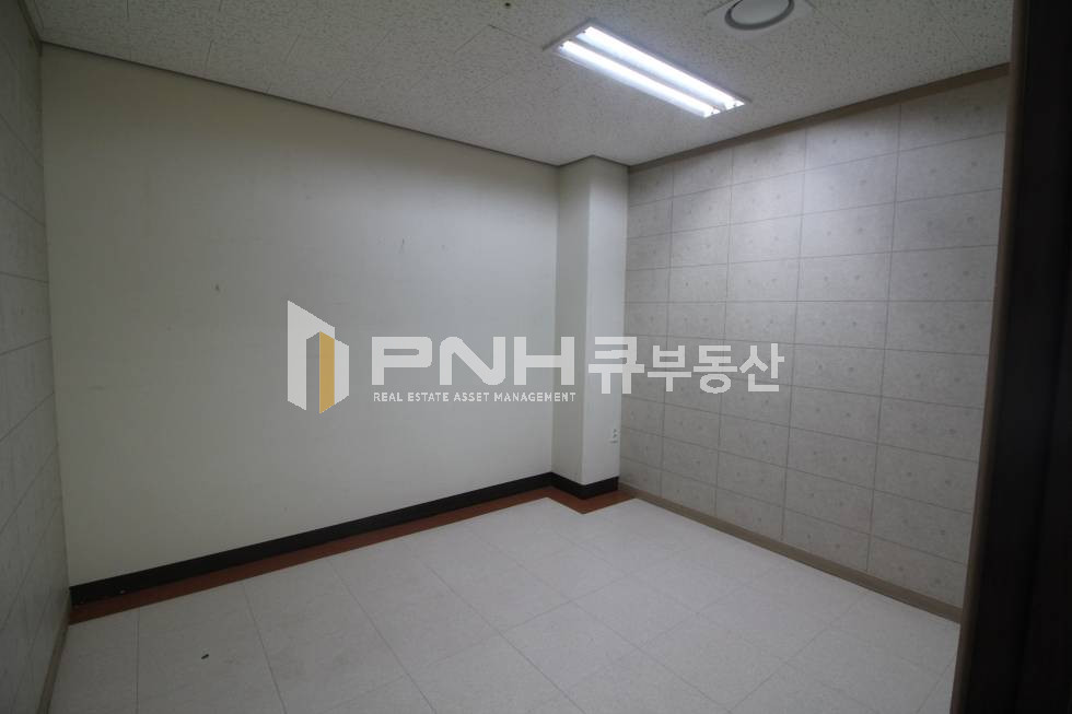 경기 안양동안구 관양동 평촌지식산업센터 룸3 냉난방기 풀인테리어 사무실임대 월세 매물번호 10565 사진 7
