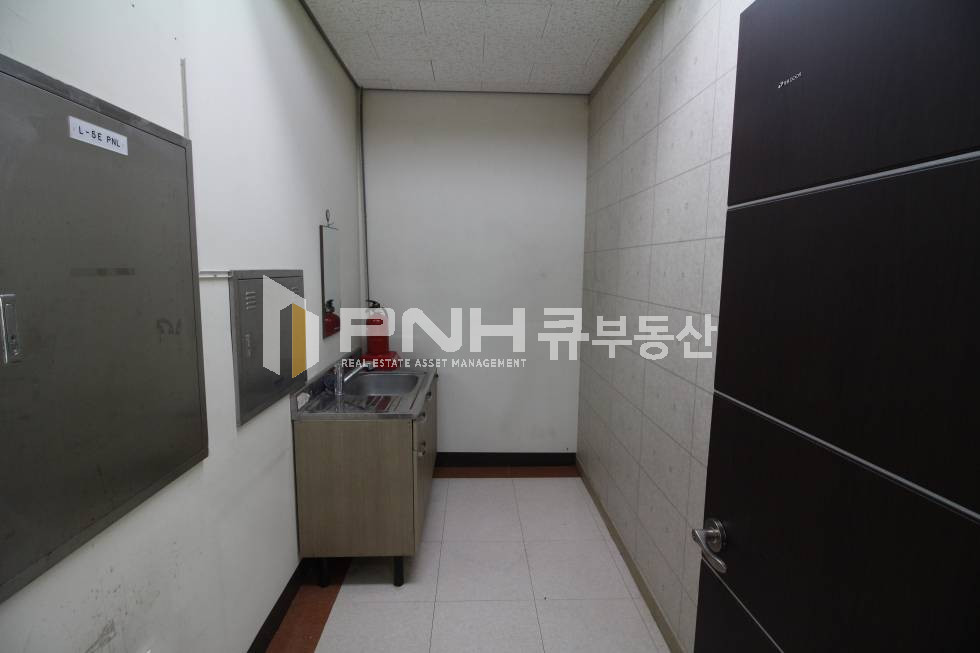 경기 안양동안구 관양동 평촌지식산업센터 룸3 냉난방기 풀인테리어 사무실임대 월세 매물번호 10565 사진 8