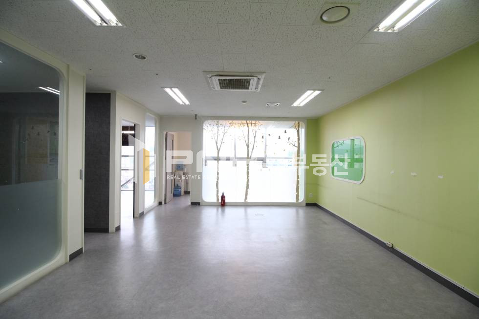 경기 안양동안구 관양동 금강펜테리움 확장 약36평 룸3 창고1 탕비실 갖춘 구조좋은 사무실 월세 매물번호 10545 사진 2