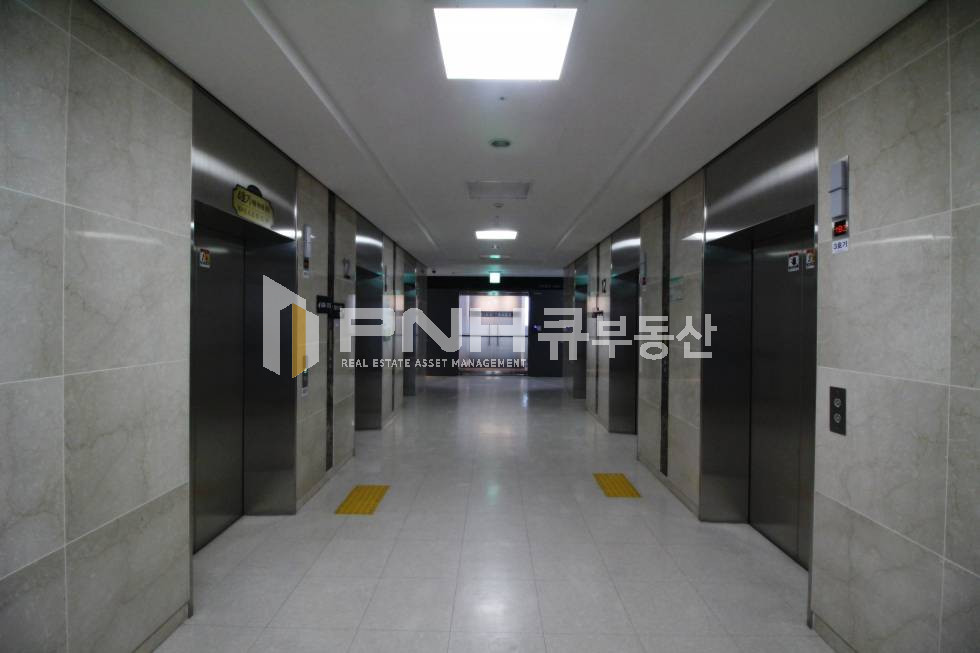 경기 안양동안구 관양동 평촌지식산업센터 인테리어 룸2개 깔끔한 구조 사무실 추천 월세 매물번호 10542 사진 9