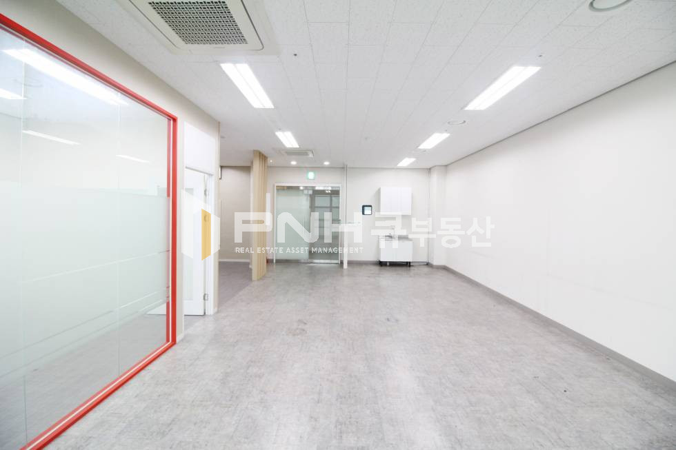 경기 안양동안구 관양동 인테리어 룸2개와 테라스공간 갖춘 깔끔한 구조의 사무실 월세 매물번호 10525 사진 4