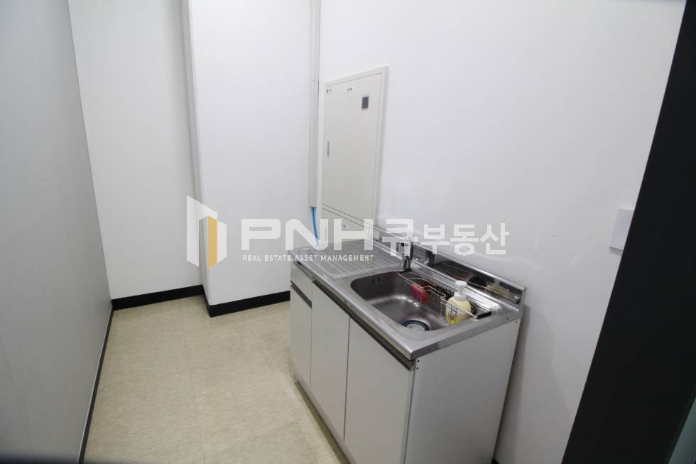 경기 안양동안구 관양동 오비즈타워 인테리어 룸2개 깔끔한 구조 사무실 추천 월세 매물번호 10524 사진 3