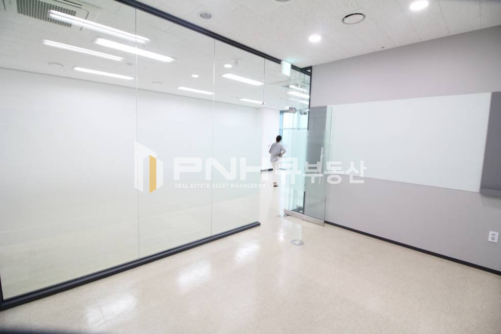경기 안양동안구 관양동 오비즈타워 인테리어 룸2개 깔끔한 구조 사무실 추천 월세 매물번호 10524 사진 8