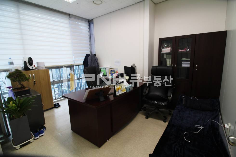 경기 안양동안구 관양동 평촌지식산업센터 인테리어 룸2개 깔끔한 구조 사무실 추천 월세 매물번호 10523 사진 5
